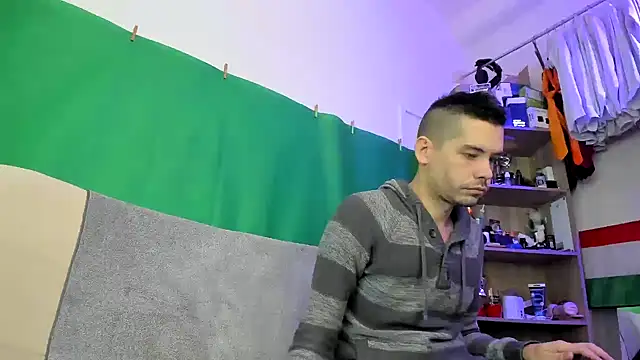 viraglaci18xh online show from 11/23/25, 08:03