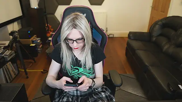 Snapshot of KelseyCobalt chatting on 02/06/25, 10:10 KelseyCobalt online show from 02/06/25, 10:10