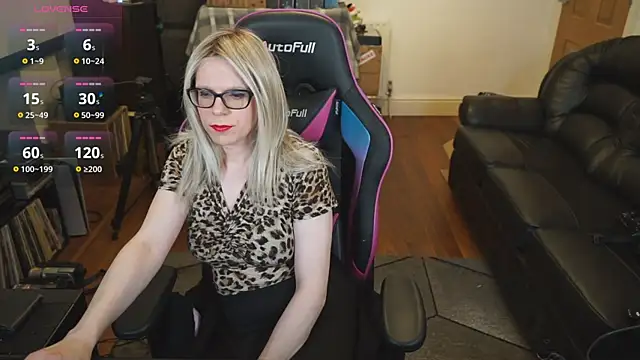Snapshot of KelseyCobalt chatting on 10/11/25, 07:34 KelseyCobalt online show from 10/11/25, 07:34