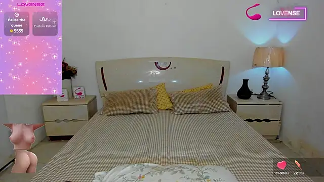 Snapshot of MiracleTs4U chatting on 02/11/25, 12:37 MiracleTs4U online show from 02/11/25, 12:37