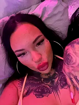  MelinaCurves  online show from 11/26/25, 10:22