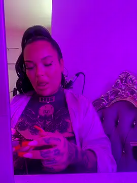  MelinaCurves  online show from 11/29/25, 11:08