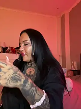  MelinaCurves  online show from 04/16/26, 10:01