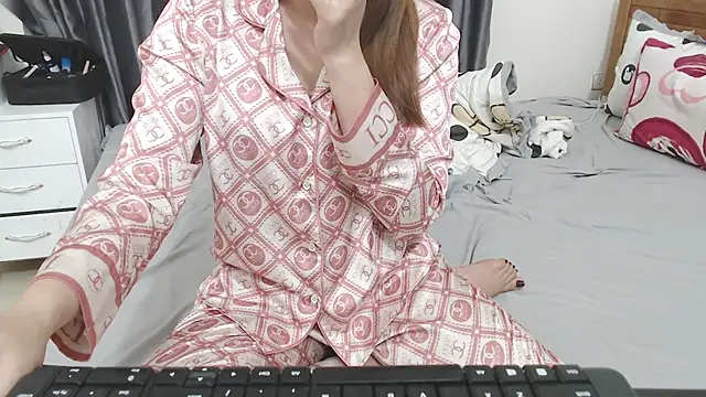 Snapshot of Hanako_love chatting on 02/01/25, 03:39 Hanako love online show from 02/01/25, 03:39