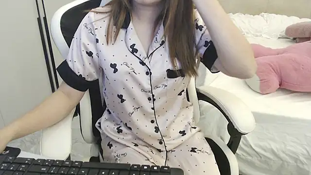 Snapshot of Hanako_love chatting on 02/06/25, 02:22 Hanako love online show from 02/06/25, 02:22