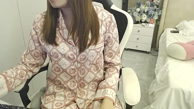 Snapshot of Hanako_love chatting on 02/13/25, 03:03 Hanako love online show from 02/13/25, 03:03