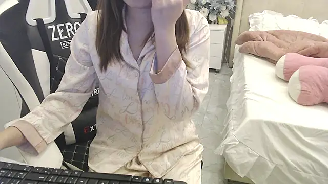 Snapshot of Hanako_love chatting on 02/23/25, 03:29 Hanako love online show from 02/23/25, 03:29