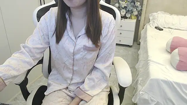 Snapshot of Hanako_love chatting on 02/24/25, 03:23 Hanako love online show from 02/24/25, 03:23