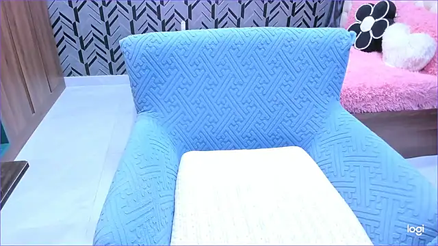 Snapshot of Toyota_Motor_Corporation chatting on 12/04/25, 11:24 Toyota Motor Corporation online show from 12/04/25, 11:24