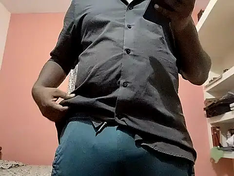 Snapshot of Aneesh007m chatting on 10/26/25, 05:13 Aneesh007m online show from 10/26/25, 05:13