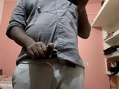 Snapshot of Aneesh007m chatting on 11/17/25, 06:03 Aneesh007m online show from 11/17/25, 06:03