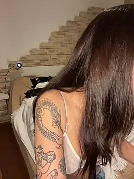 Snapshot of sralalo chatting on 06/19/26, 10:24 sralalo online show from 06/19/26, 10:24