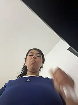 emilyjohanson online show from 04/21/26, 01:18