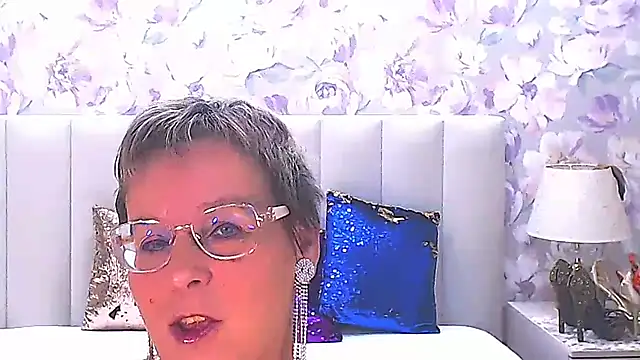 MilfyMommyXX online show from 11/08/25, 04:45