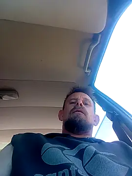 Snapshot of Skody31 chatting on 11/30/25, 11:31 Skody31 online show from 11/30/25, 11:31