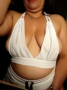 ZAHI WILLX online show from 11/15/25, 04:32