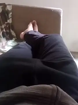 Snapshot of garoto1997 chatting on 10/31/25, 04:52 garoto1997 online show from 10/31/25, 04:52