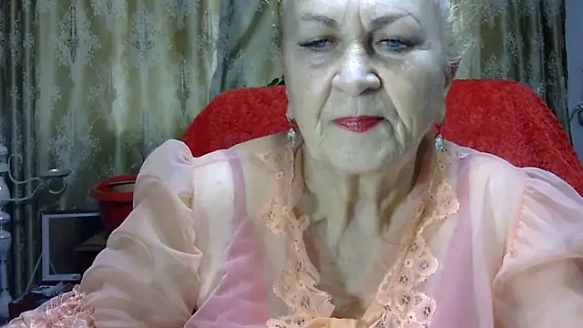 Emma52610 online show from 12/07/24, 11:18