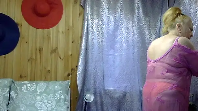 Emma52610 online show from 10/08/25, 07:28