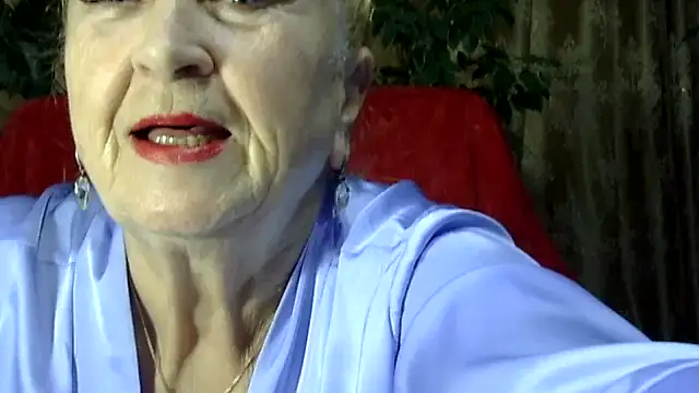 Emma52610 online show from 11/04/25, 12:15