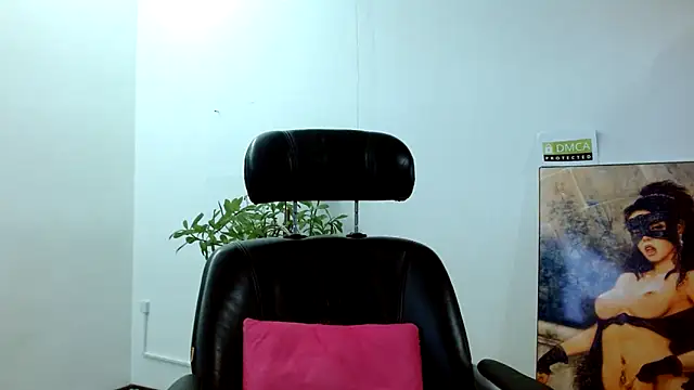 Snapshot of Akira_xx chatting on 02/16/25, 02:09 Akira xx online show from 02/16/25, 02:09