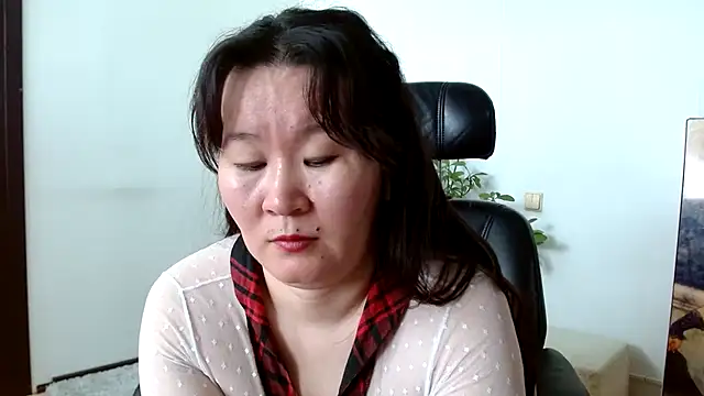 Snapshot of Akira_xx chatting on 03/23/25, 04:27 Akira xx online show from 03/23/25, 04:27