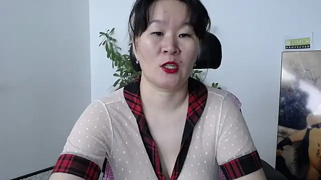 Snapshot of Akira_xx chatting on 10/06/25, 02:31 Akira xx online show from 10/06/25, 02:31