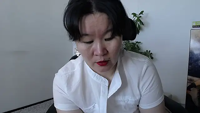 Snapshot of Akira_xx chatting on 10/16/25, 02:23 Akira xx online show from 10/16/25, 02:23