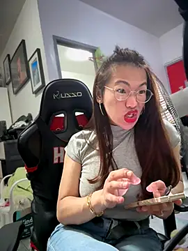 Snapshot of Jakolera2020 chatting on 11/10/25, 11:31 Jakolera2020 online show from 11/10/25, 11:31