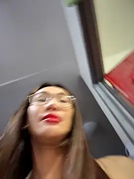 Snapshot of Jakolera2020 chatting on 11/18/25, 01:00 Jakolera2020 online show from 11/18/25, 01:00