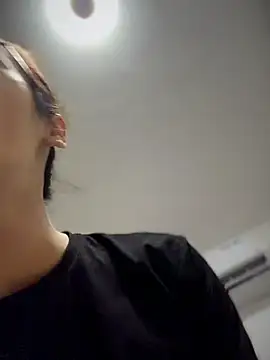 Snapshot of Jakolera2020 chatting on 11/21/25, 08:35 Jakolera2020 online show from 11/21/25, 08:35