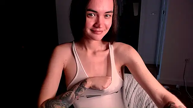 Snapshot of EvelynGG chatting on 09/16/25, 05:08 EvelynGG online show from 09/16/25, 05:08