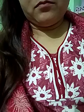 Snapshot of naughtymadam chatting on 02/02/25, 04:05 naughtymadam online show from 02/02/25, 04:05