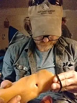 ROBERT0516 online show from 10/25/25, 10:48