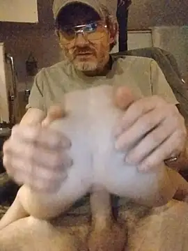 ROBERT0516 online show from 04/15/26, 10:21