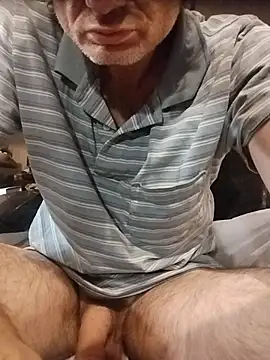 Snapshot of ROBERT0516 chatting on 06/01/26, 11:23 ROBERT0516 online show from 06/01/26, 11:23