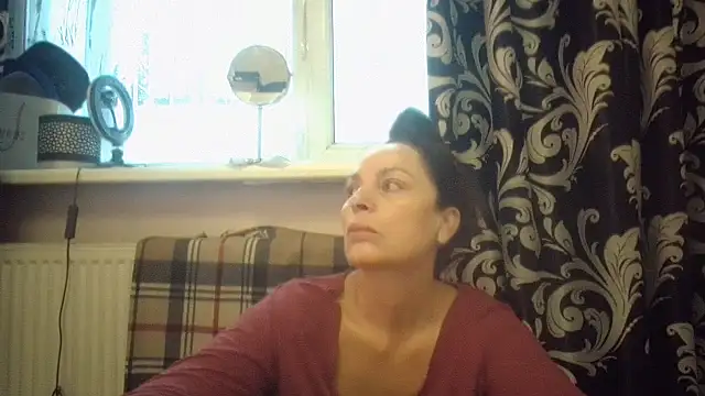 LindaStarS online show from 12/21/25, 05:47