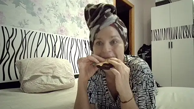 LindaStarS online show from 01/09/26, 05:37