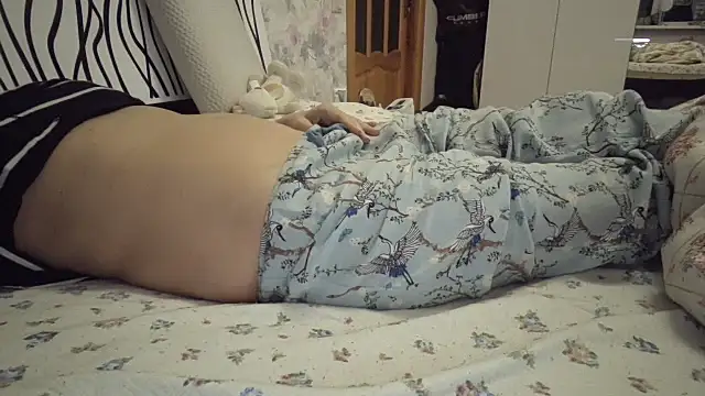 LindaStarS online show from 04/15/26, 06:37