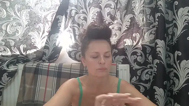 Snapshot of LindaStarS chatting on 06/19/26, 11:25 LindaStarS online show from 06/19/26, 11:25