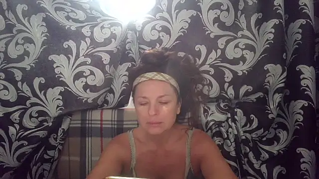 Snapshot of LindaStarS chatting on 07/20/26, 04:27 LindaStarS online show from 07/20/26, 04:27