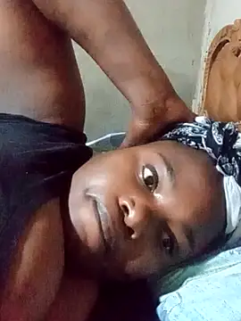 Snapshot of sexybigboobz chatting on 11/17/25, 01:11 sexybigboobz online show from 11/17/25, 01:11