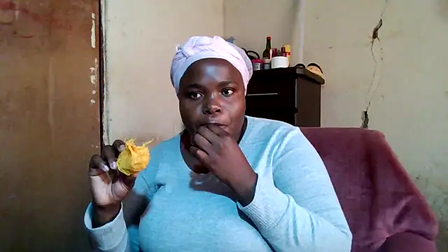 Snapshot of sexybigboobz chatting on 11/20/25, 08:03 sexybigboobz online show from 11/20/25, 08:03