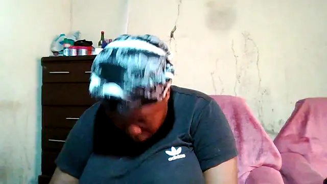 Snapshot of sexybigboobz chatting on 11/26/25, 06:47 sexybigboobz online show from 11/26/25, 06:47