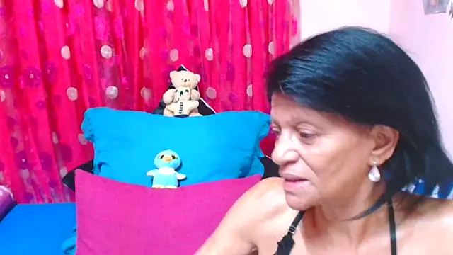 SLUTTYROXY online show from 04/22/26, 06:53