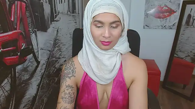 Snapshot of Shay__lee chatting on 02/09/25, 05:01 Shay lee online show from 02/09/25, 05:01