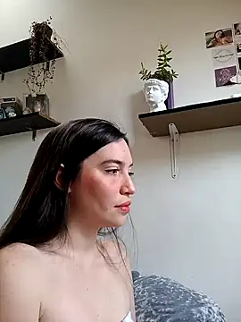 loveuu-bae online show from 12/20/24, 09:17