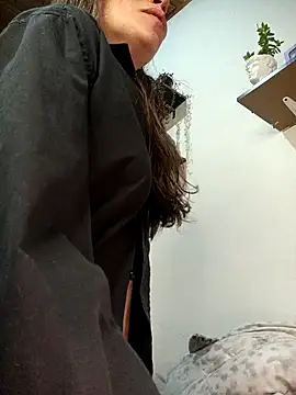 loveuu-bae online show from 01/01/25, 09:49