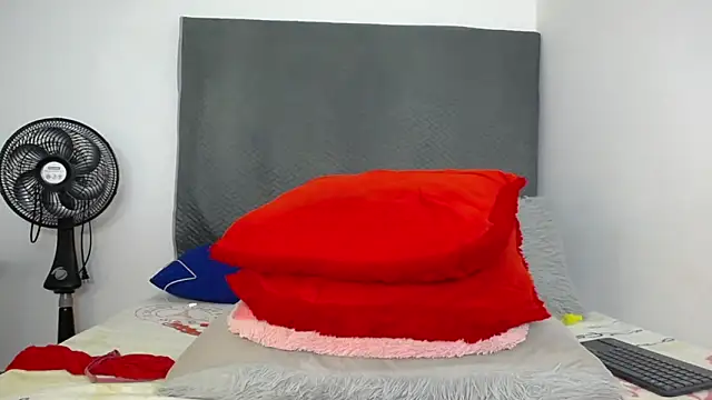 LoraineBigCockTs online show from 03/07/25, 04:55