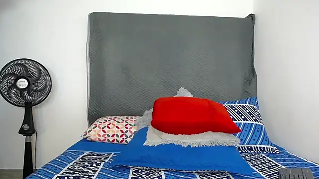 LoraineBigCockTs online show from 03/18/25, 09:10